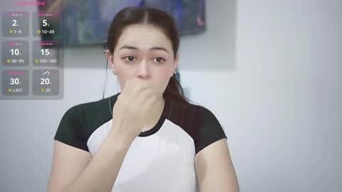 Snapshot of valentina_nappi96 chatting on 12/21/25, 03:57 VALE online show from 12/21/25, 03:57