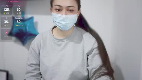 Snapshot of valentina_nappi96 chatting on 12/21/25, 09:44 VALE online show from 12/21/25, 09:44