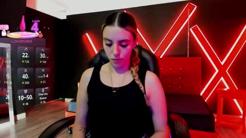 Snapshot of valentina_red18 chatting on 04/06/26, 05:58 Valentina online show from 04/06/26, 05:58