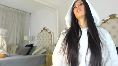 Valentina  online show from 02/13/25, 12:21