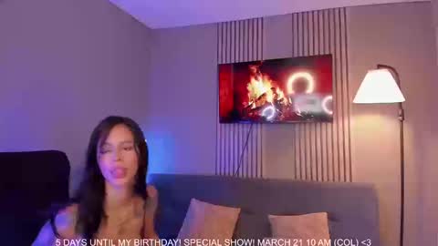 Snapshot of valentina_vegaa chatting on 03/18/26, 02:53 Val online show from 03/18/26, 02:53