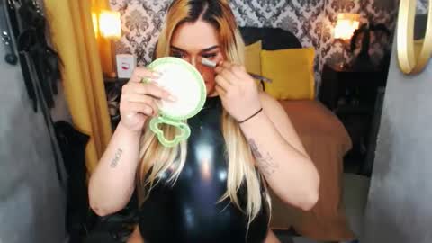 valentinadom95 online show from 03/05/25, 02:57