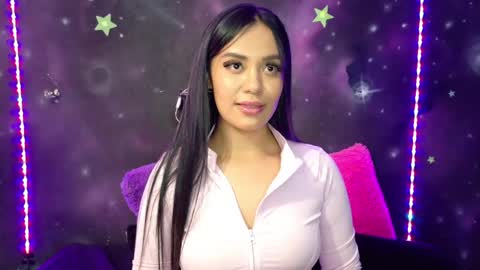 valentinarojass_ online show from 05/28/26, 07:55