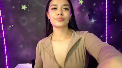 valentinarojass_ online show from 06/01/26, 07:04