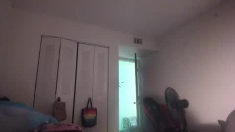 Snapshot of valentinas_dream chatting on 09/21/25, 07:10 Tina Bates online show from 09/21/25, 07:10