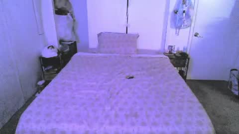 Snapshot of valentinas_dream chatting on 04/21/26, 02:51 Tina Bates online show from 04/21/26, 02:51