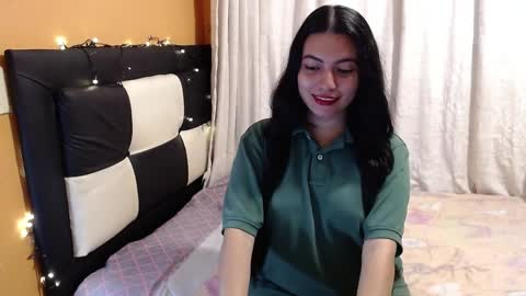 valentinasmith18 online show from 04/01/26, 12:00