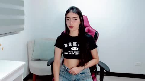 Snapshot of valentinasweet_ chatting on 03/28/26, 12:54 Valentina online show from 03/28/26, 12:54