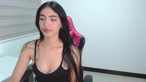 Snapshot of valentinasweet_ chatting on 04/19/26, 02:11 Valentina online show from 04/19/26, 02:11