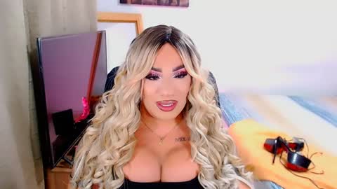 Snapshot of valentinaxqueen chatting on 12/13/24, 12:31    online show from 12/13/24, 12:31