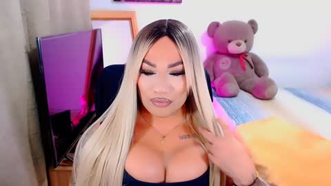 Snapshot of valentinaxqueen chatting on 12/15/24, 12:29    online show from 12/15/24, 12:29