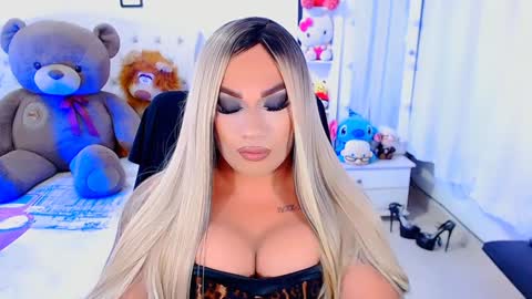 Snapshot of valentinaxqueen chatting on 01/16/25, 11:59    online show from 01/16/25, 11:59