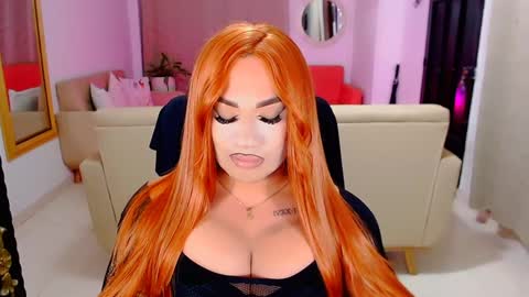 Snapshot of valentinaxqueen chatting on 01/25/25, 12:17    online show from 01/25/25, 12:17
