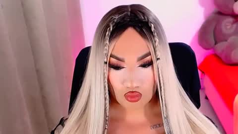 Snapshot of valentinaxqueen chatting on 02/28/25, 12:21    online show from 02/28/25, 12:21