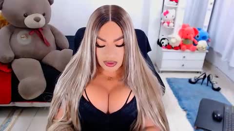 Snapshot of valentinaxqueen chatting on 09/28/25, 08:58    online show from 09/28/25, 08:58