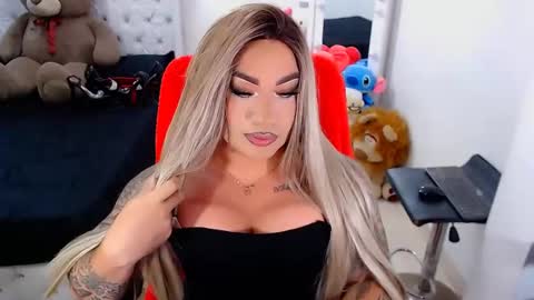 Snapshot of valentinaxqueen chatting on 10/07/25, 12:41    online show from 10/07/25, 12:41