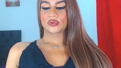 Snapshot of valentinaxxxdoll chatting on 01/14/25, 01:47 VALENTINA online show from 01/14/25, 01:47