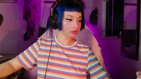 Snapshot of valentinna_5 chatting on 11/14/25, 10:03 Danielle Please help me to reach 300 thumbs up online show from 11/14/25, 10:03