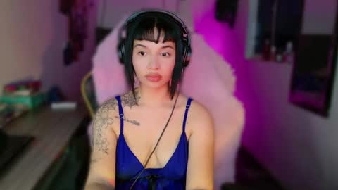 Snapshot of valentinna_5 chatting on 01/08/26, 07:54 Danielle Please help me to reach 300 thumbs up online show from 01/08/26, 07:54