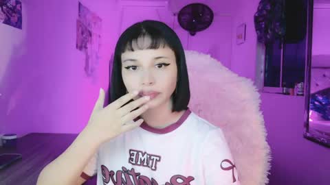 Snapshot of valentinna_5 chatting on 02/02/26, 07:29 Danielle Please help me to reach 300 thumbs up online show from 02/02/26, 07:29