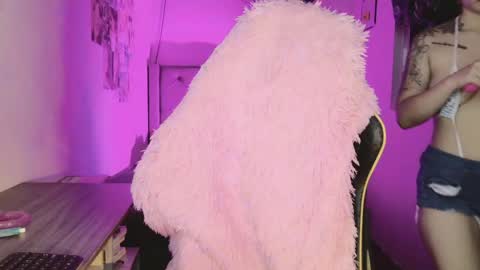 Snapshot of valentinna_5 chatting on 02/05/26, 06:29 Danielle Please help me to reach 300 thumbs up online show from 02/05/26, 06:29