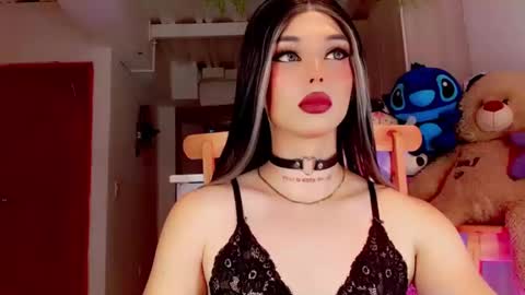 Snapshot of valentinne_marian chatting on 02/13/25, 11:17 Marian online show from 02/13/25, 11:17