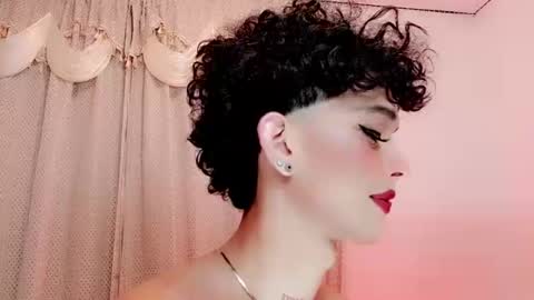 Snapshot of valentinne_marian chatting on 12/14/25, 06:08 Marian online show from 12/14/25, 06:08