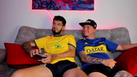 Snapshot of valentino_bel chatting on 04/09/26, 03:28 Nick online show from 04/09/26, 03:28