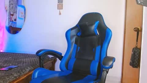 Mistery Guy online show from 10/10/25, 10:53