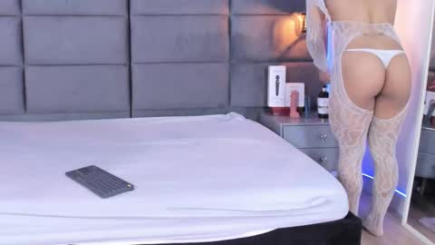 valentino moon online show from 09/16/25, 02:34