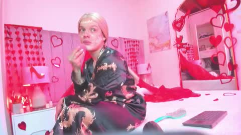 valentino_moretti online show from 02/17/26, 11:40