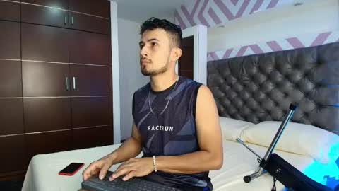 Snapshot of valentinos_ chatting on 03/18/26, 09:07 Valentinos online show from 03/18/26, 09:07