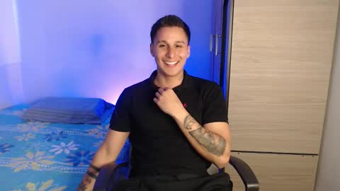 VALENTINO online show from 10/31/25, 09:27