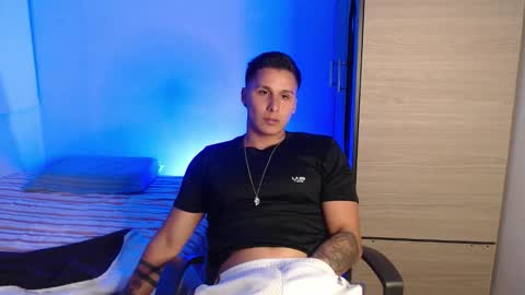 VALENTINO online show from 03/27/26, 10:20