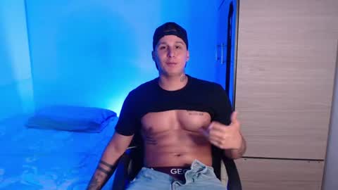 Snapshot of valentinosex_1 chatting on 07/15/26, 09:53 VALENTINO online show from 07/15/26, 09:53