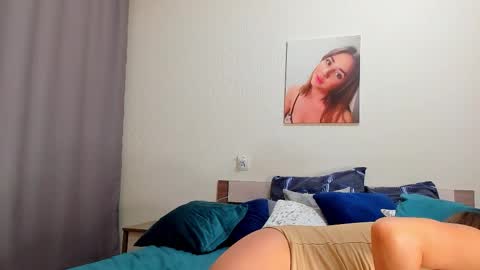 Kate online show from 09/18/25, 01:51