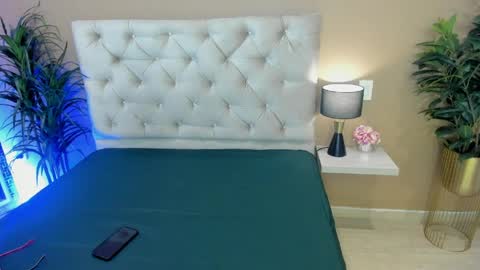 Snapshot of valenvega_ chatting on 04/06/26, 11:22 VALEN VEGA online show from 04/06/26, 11:22