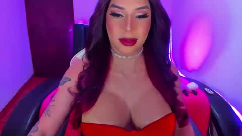 Snapshot of valeri_hilton chatting on 09/19/25, 11:27 valeri_hilton online show from 09/19/25, 11:27