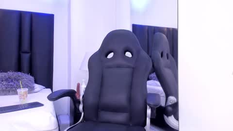 valeri_tafur online show from 02/12/25, 02:10