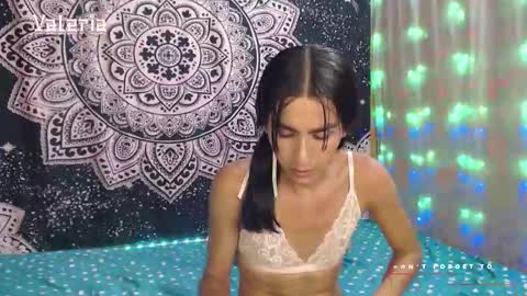 valeria online show from 12/16/25, 02:49