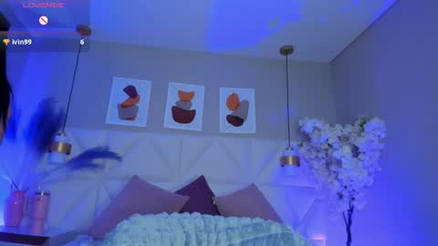 valeria_carter_ online show from 11/11/25, 10:10