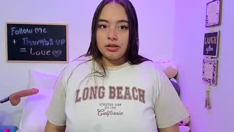 Snapshot of valeria_cherry chatting on 03/23/26, 03:32 valeria online show from 03/23/26, 03:32