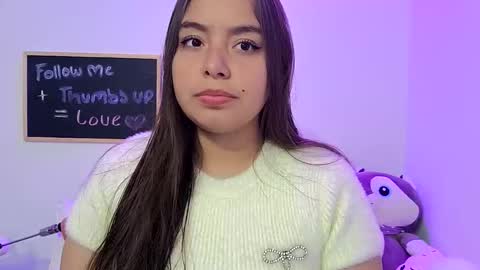 Snapshot of valeria_cherry chatting on 04/06/26, 04:46 valeria online show from 04/06/26, 04:46