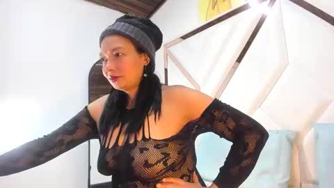 Snapshot of valeria_gil_ chatting on 04/28/26, 03:22 valeria_gil_ online show from 04/28/26, 03:22