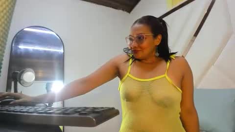 Snapshot of valeria_gil_ chatting on 05/28/26, 03:26 valeria_gil_ online show from 05/28/26, 03:26