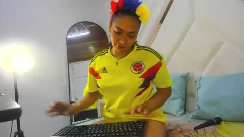 Snapshot of valeria_gil_ chatting on 06/27/26, 05:40 valeria_gil_ online show from 06/27/26, 05:40