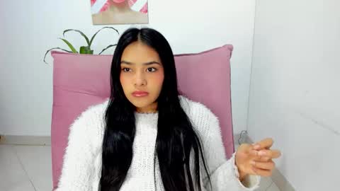 Snapshot of valeria_miller69 chatting on 11/14/25, 01:43 valeria_miller69 online show from 11/14/25, 01:43