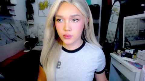 Snapshot of valeria_nikia chatting on 04/29/26, 11:47 VALERIA online show from 04/29/26, 11:47