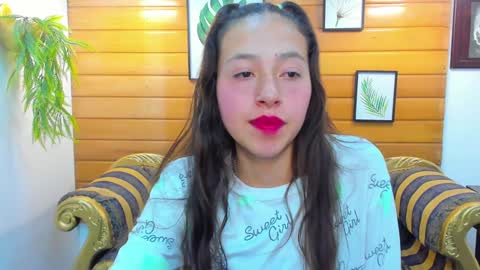 Snapshot of valeria_rossi7 chatting on 12/28/24, 08:36 Valeria online show from 12/28/24, 08:36