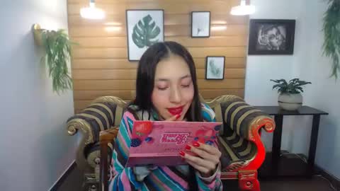 Snapshot of valeria_rossi7 chatting on 02/18/25, 07:09 Valeria online show from 02/18/25, 07:09